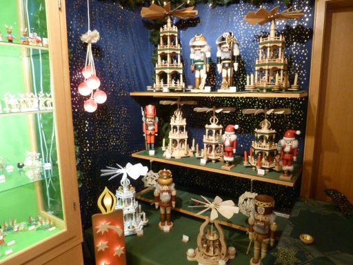 Weihnachtspyramiden, Nußknacker